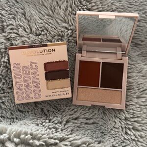 Revolution Contour Powder Compact (shade: medium)
